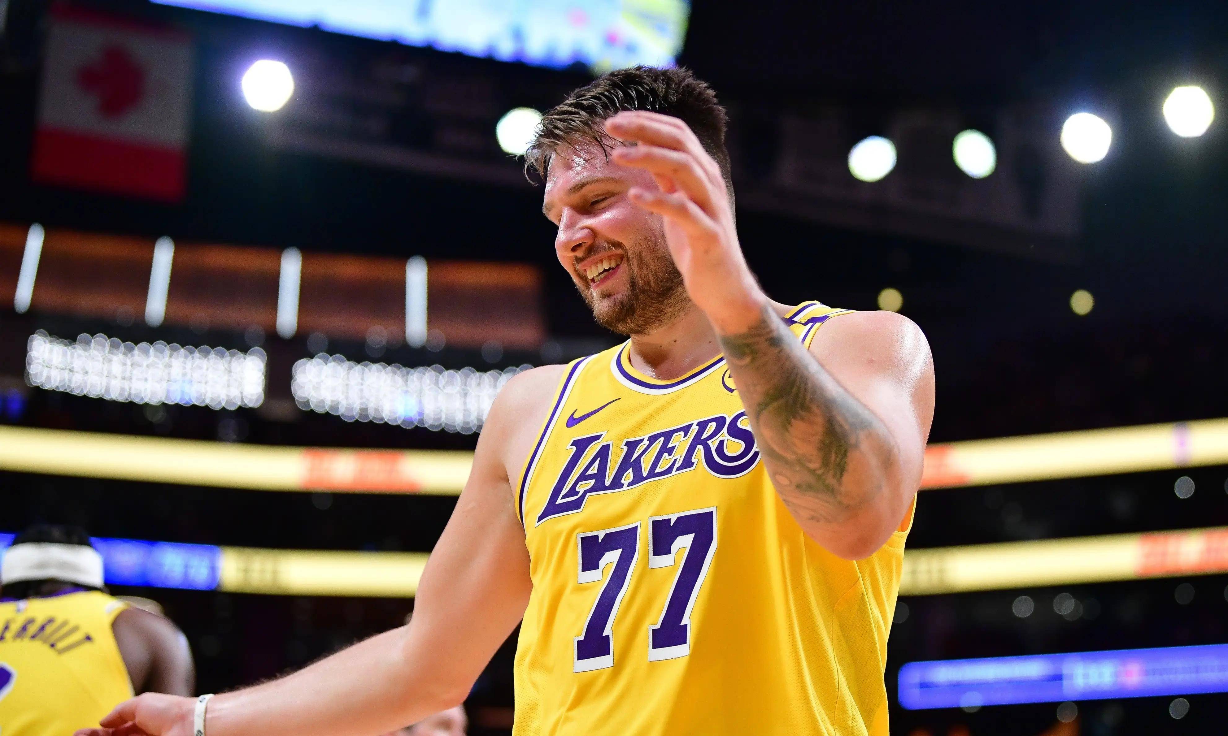 湖人球员公开质疑裁判判罚尺度，引争议，经济一起.